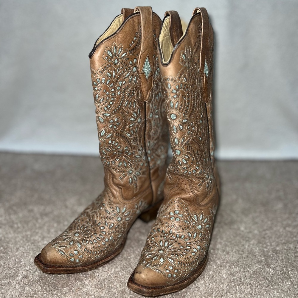 Ariat Corral Genuine Leather Western Cowboy boots blue sparkle inlay detail